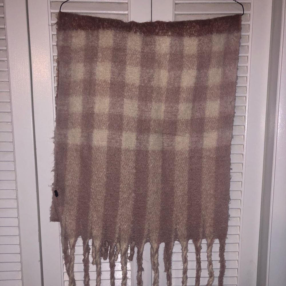 Oversized shawl/scarf